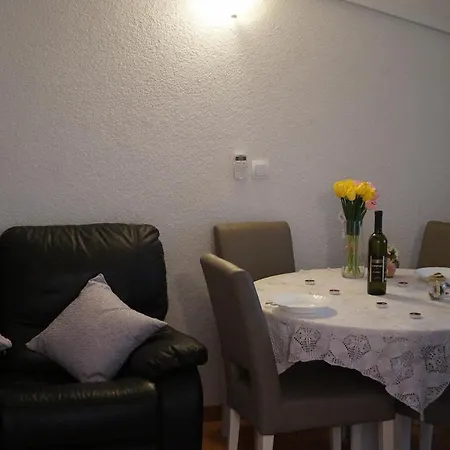 Apartment Apartman Tribunj- 10m From Beach Tribunj (Sibenik-Knin)